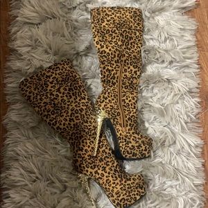 Animal print Lon boots
